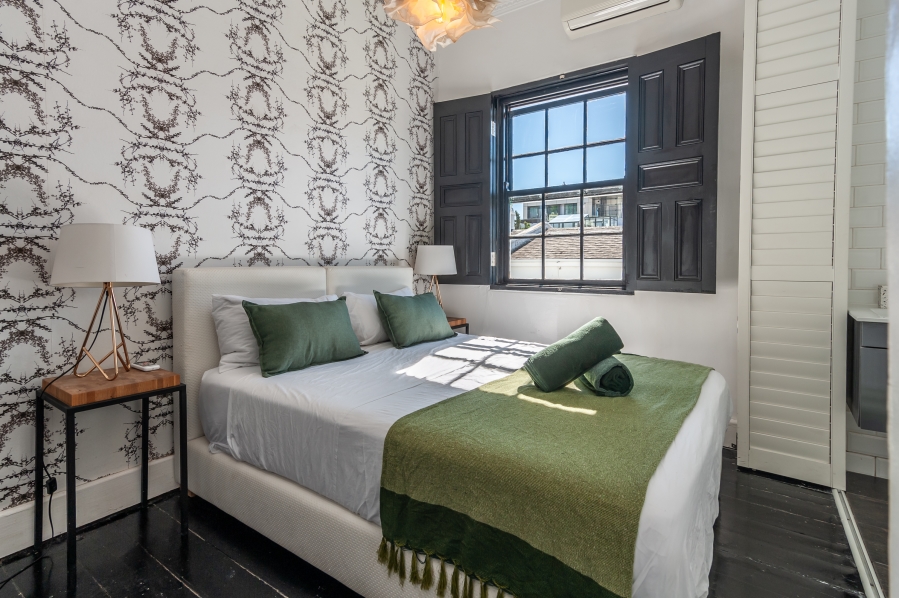 To Let 2 Bedroom Property for Rent in Green Point Western Cape